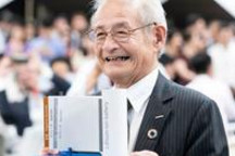 诺奖得主吉野彰：锂电池将撬动电气化转型，2025年是拐点 I C次元