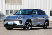 剑指高端 ARCFOX极狐阿尔法T拆车解析