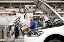 缺芯，撕裂汽车和半导体的魔爪