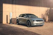 续航600公里，颜值惊艳，现代IONIQ(艾尼氪)5全球首秀为传统车企