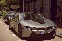 宝马CEO：特斯拉在电动车领域主导地位或很快消失