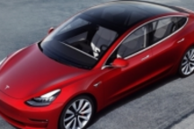 特斯拉大中华区总裁没办公室 座位旁边都是生产线