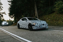 奔驰9月将推EQE 与特斯拉Model S竞争