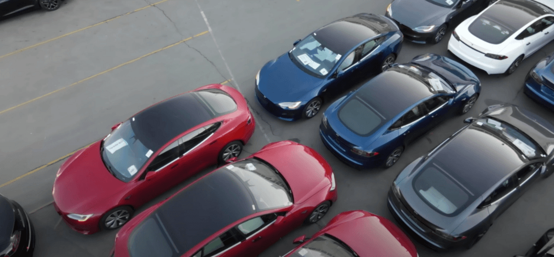 特斯拉，特斯拉三排座椅,特斯拉Model S Plaid