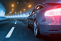 融资不停歇！消息称造车新势力拟携手登陆港股 龙头股价刚刚缩水1/3