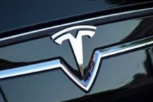 传特斯拉要造智能手机 画面曝光 网友：砸苹果饭碗