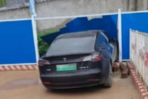 后台偷删记录仪！海口刹车失灵车主回应：特斯拉良心不会痛吗