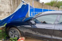 海口特斯拉刹车事故车主与特斯拉达成和解：退车处理，其他1万元费用自行承担