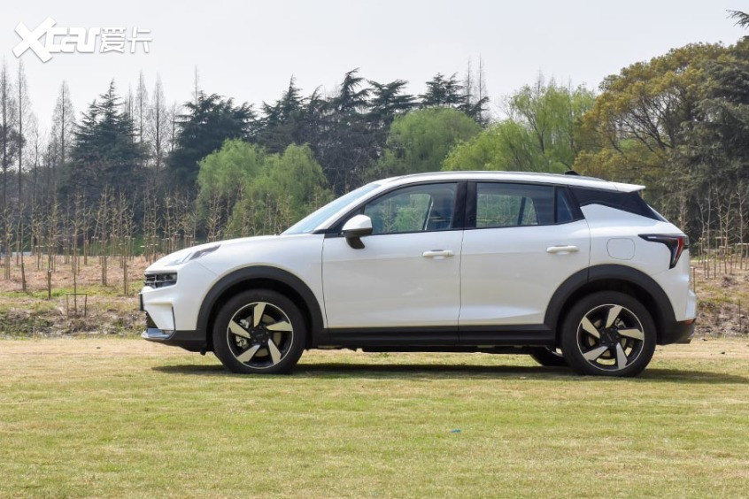 領(lǐng)克06 PHEV