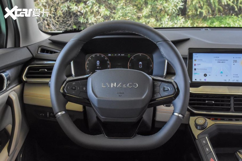 領(lǐng)克06 PHEV