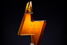 特斯拉中国区官网上线的779元空玻璃酒瓶两天被抢完