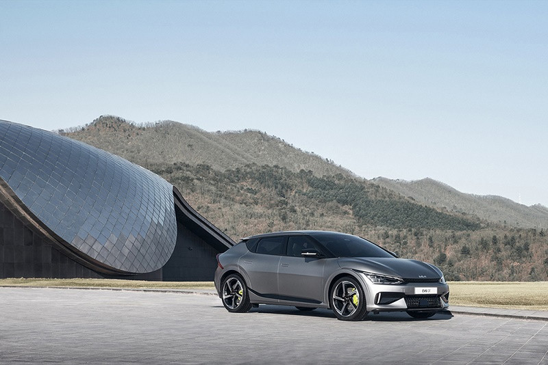 3.EV6 GT車型擁有極具視覺沖擊力的獨特外觀和高科技配置，駕駛性能達到前所未有的新高度.jpg
