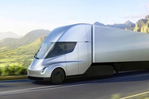 马斯克：需求不是问题，但电芯限制影响Tesla Semi生产