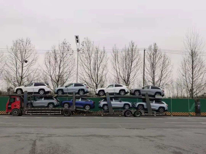 蔚來，特斯拉
