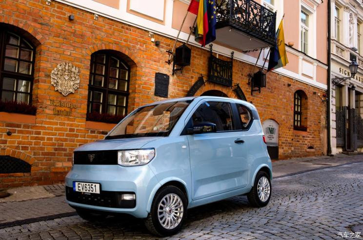 Hongguang MINIEV становится «самым дешевым электромобилем в Европе»
