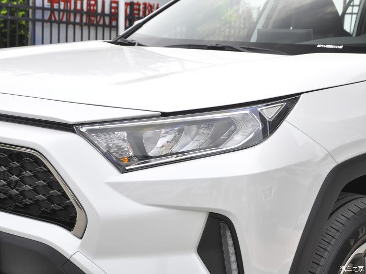 一汽豐田 RAV4榮放雙擎E+ 2021款 2.5L 兩驅(qū)精英Pro
