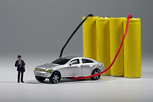 4月动力电池产量同环比双增：三元总量占优 磷酸铁锂势头更猛