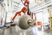 更强！更长！更轻盈！佛吉亚氢能源出行更进一程