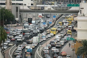 上?！妇G牌」新政前夜：囤不起的車牌，被斷「生路」的微型車