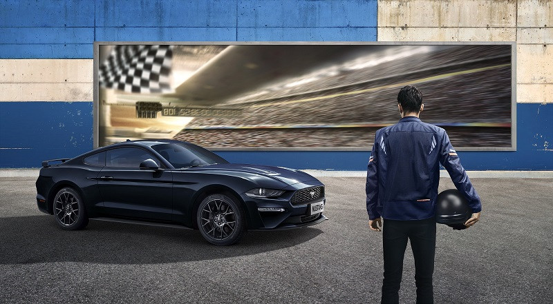 2021款福特Mustang引入全新車色逆風(fēng)藍(lán).jpg