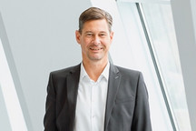 戴姆勒CFO预计年底分拆其重型卡车业务