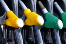 92号汽油重回7元 专家：将对新能源的开发带来机会