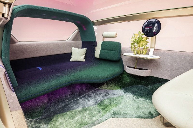 05. MINI VISION URBANAUT概念車后排空間.jpg