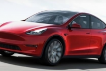 车主自信测试特斯拉自动驾驶大角度转弯 结果惨烈