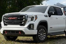 通用因芯片短缺暂停大部分卡车生产