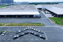 东风雪铁龙凡尔赛C5 X首批展车正式发运，8月9日预售