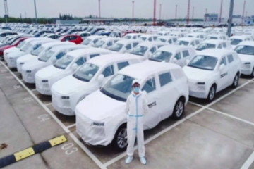 首批爱驰U5启运非洲