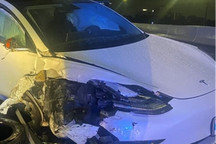 特斯拉Model 3再撞警车 司机称Autopilot开启