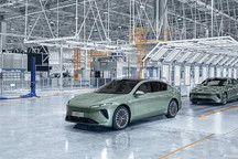 蔚来ET7首批全工艺生产线试制车下线