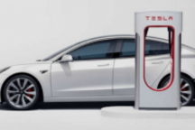 特斯拉不香了？“女股神”月内连抛四次 累计套现2.66亿美元