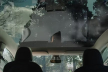 特斯拉揭开“安静车厢的秘密”：专有特斯拉玻璃
