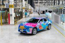续航超650公里，凯迪拉克首款智能纯电SUV LYRIQ启动国产年内预售