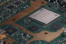 英伟达Orin X芯片实样首秀，它上的第一款车居然是智己汽车