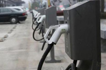 经济日报：着力缓解新能源车充电焦虑