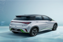 比亚迪海豚再成爆款 12月销量首破万辆大关