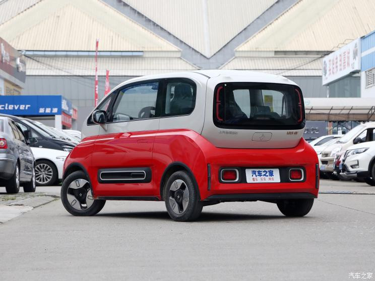 上汽通用五菱 寶駿KiWi EV 2021款 設(shè)計師