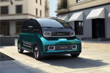 新款宝骏KiWi EV内饰曝光：首次用上双联屏