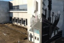 特斯拉欧洲超级工厂壁画亮相 网友：《沙丘》既视感 科幻味十足