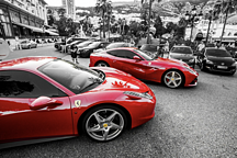 有钱没钱，租辆豪车回家过年