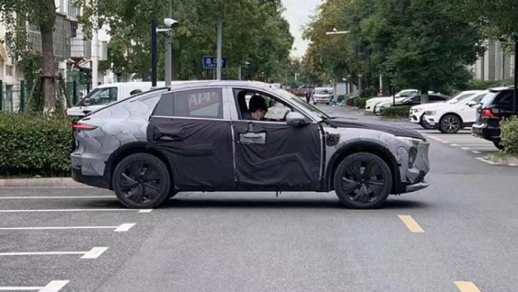似特斯拉Model Y 疑似蔚来EC7谍照曝光 似特斯拉Model Y 疑似蔚来EC7谍照曝光
