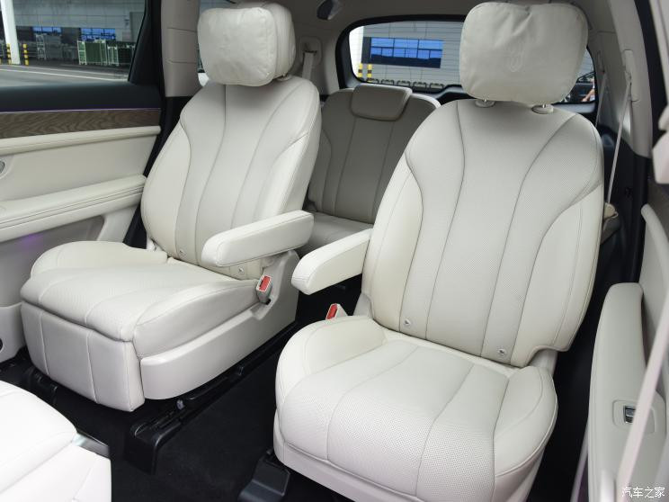賽力斯汽車 問界M7 2022款 1.5T 增程式 四驅(qū)豪華版