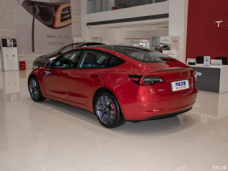 特斯拉中國(guó) Model 3 2022款 Performance高性能全輪驅(qū)動(dòng)版