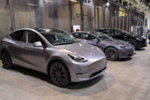 上海工厂造不了 只能德国造 特斯拉全新配色现身：2.1万元