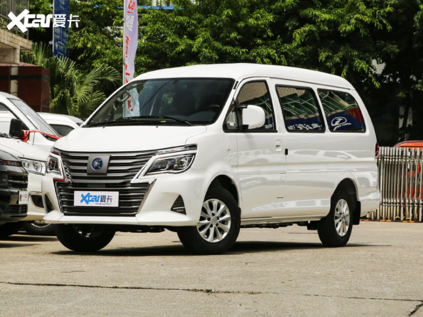 Официально выпущена новая модель Lingzhi M5EV по цене 171 900 юаней.