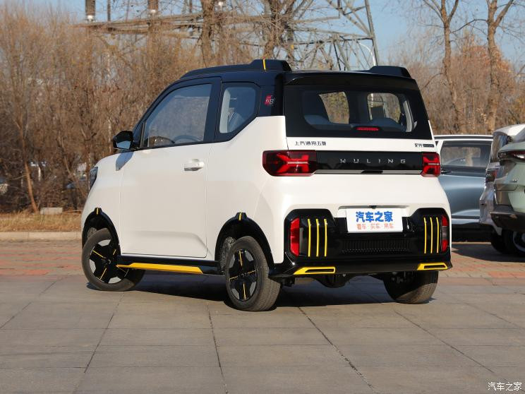 上汽通用五菱 宏光MINIEV 2022款 GAMEBOY 200km 都市追風(fēng)限量版