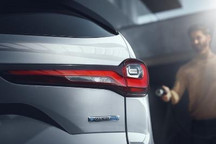 采用插混系统 马自达CX-90预告图发布